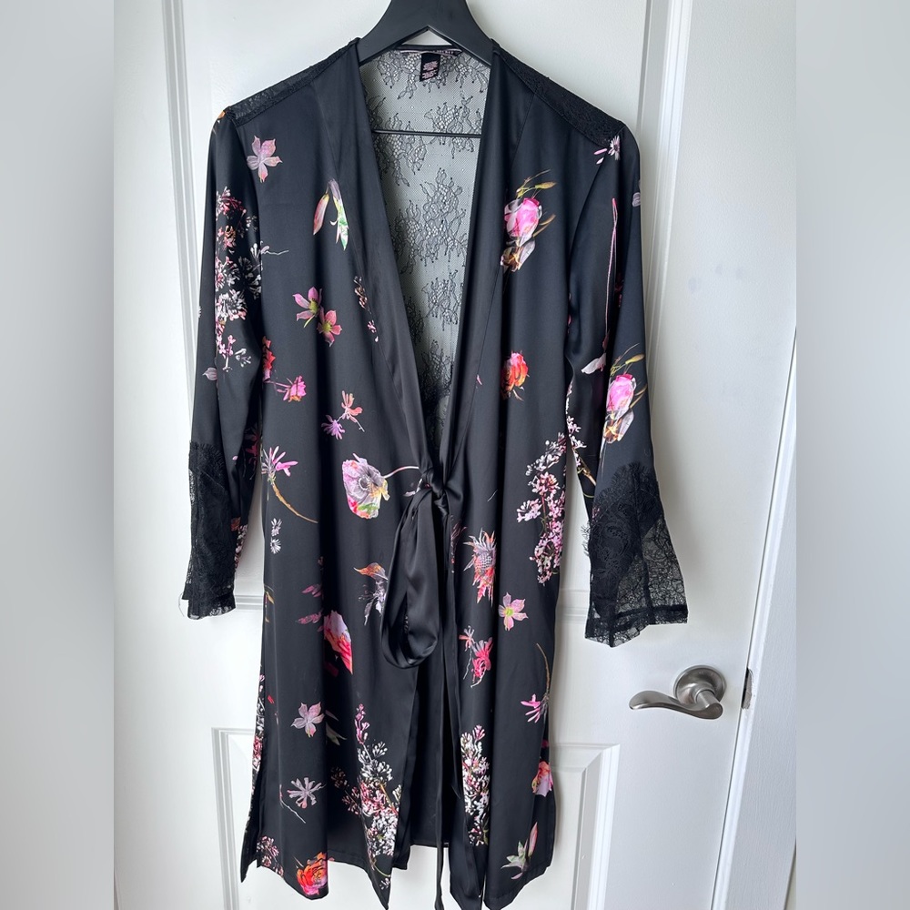 Robe Lace